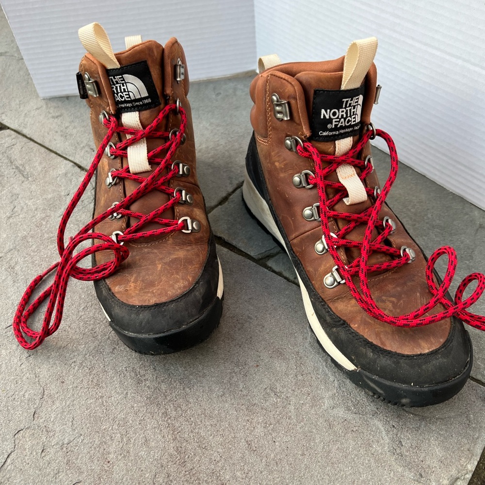 North Face men’s hiker size 7